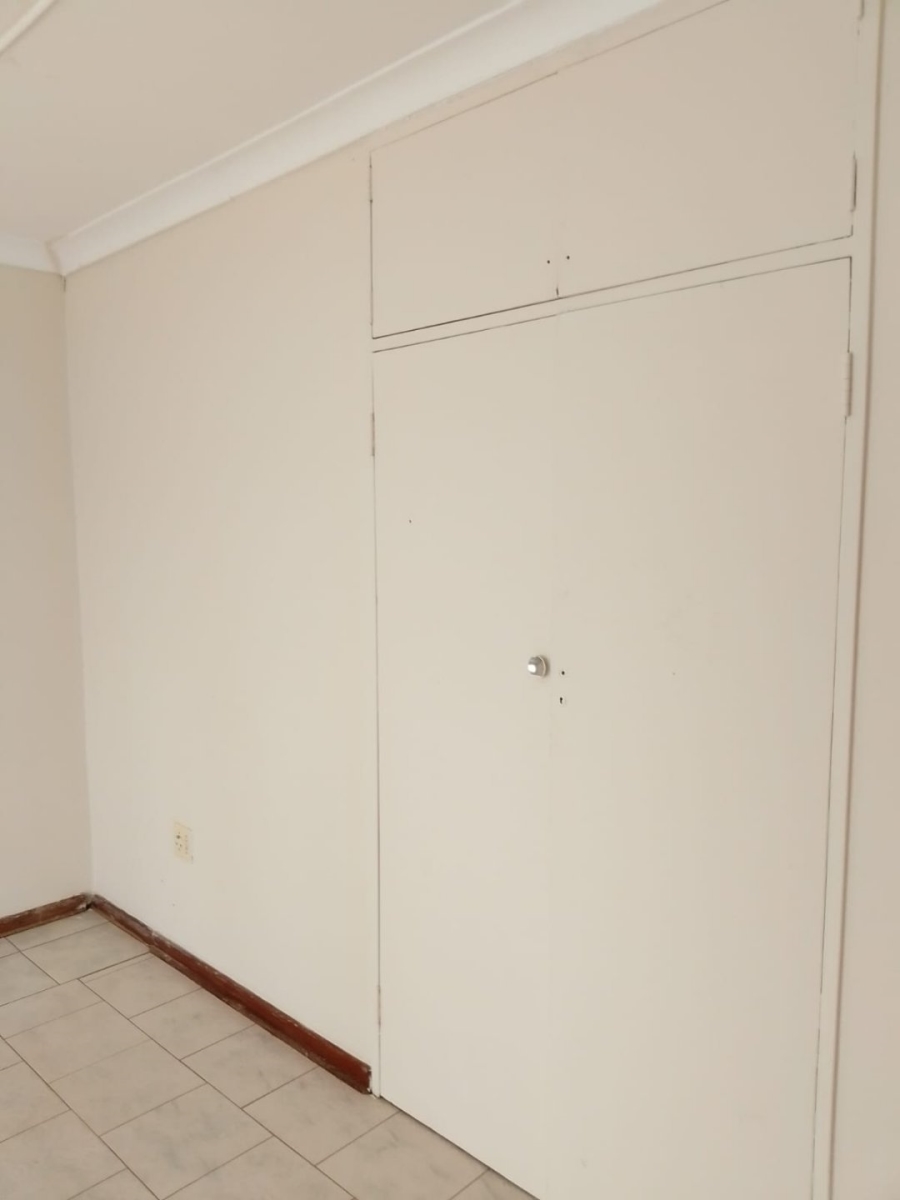 5 Bedroom Property for Sale in Roosheuwel North West